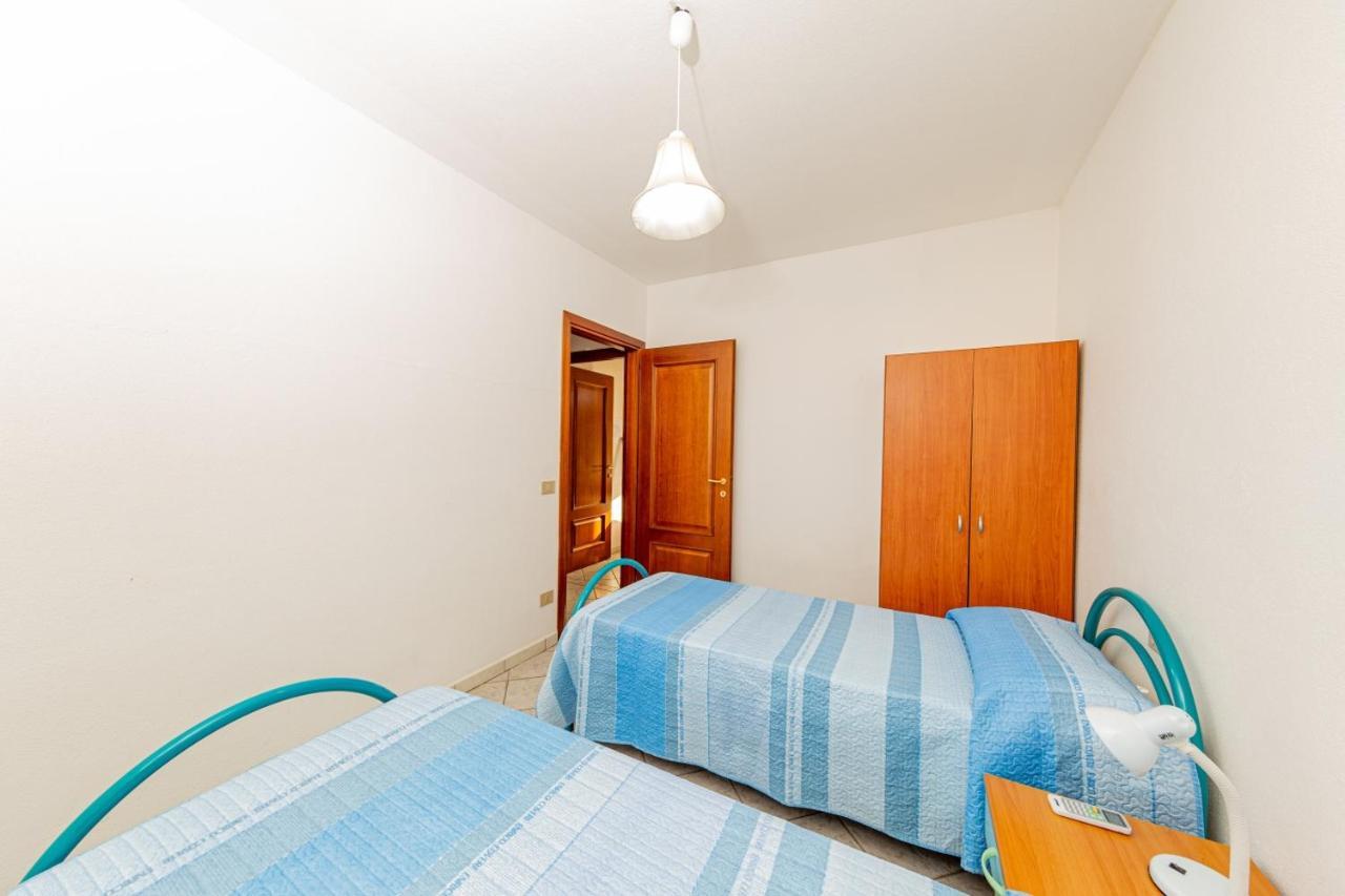 Appartamento Residenziale Trilocale 6 Posti Letto Via Sardegna San Teodoro San Teodoro  Ngoại thất bức ảnh